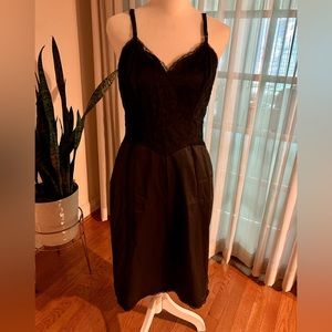 Vintage Vanity Fair Slip Black Lace 🔥